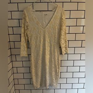 Beautiful Three Dots white/ cream lace fitted dress size M